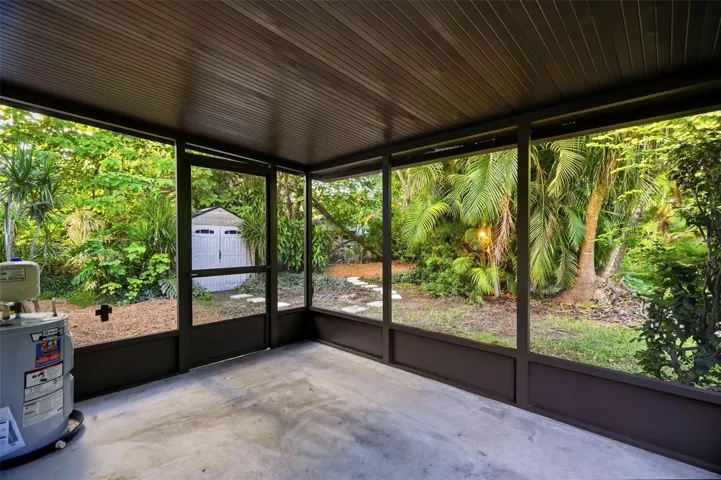 Screened-In Porch