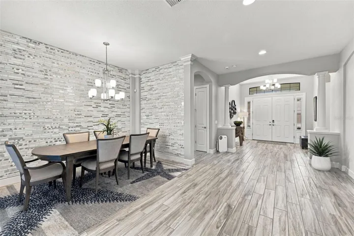Beautiful Dining Room Accent Wall