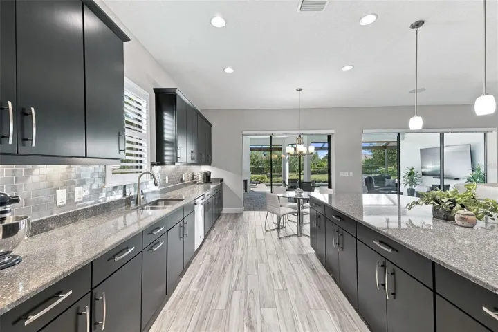 Plenty of cabinets