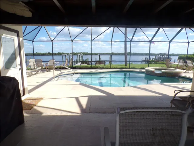 Covered lanai with BBQ