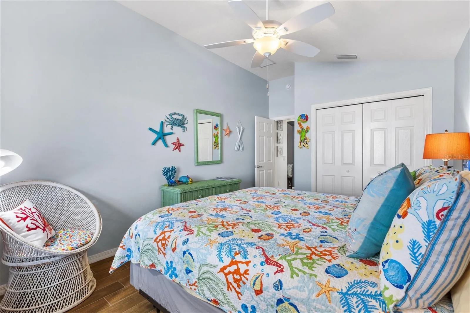 3 ND BEDROOMKING SIZE BED