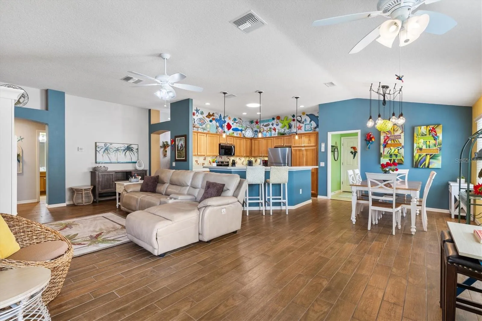 OPEN FLOOR PLAN