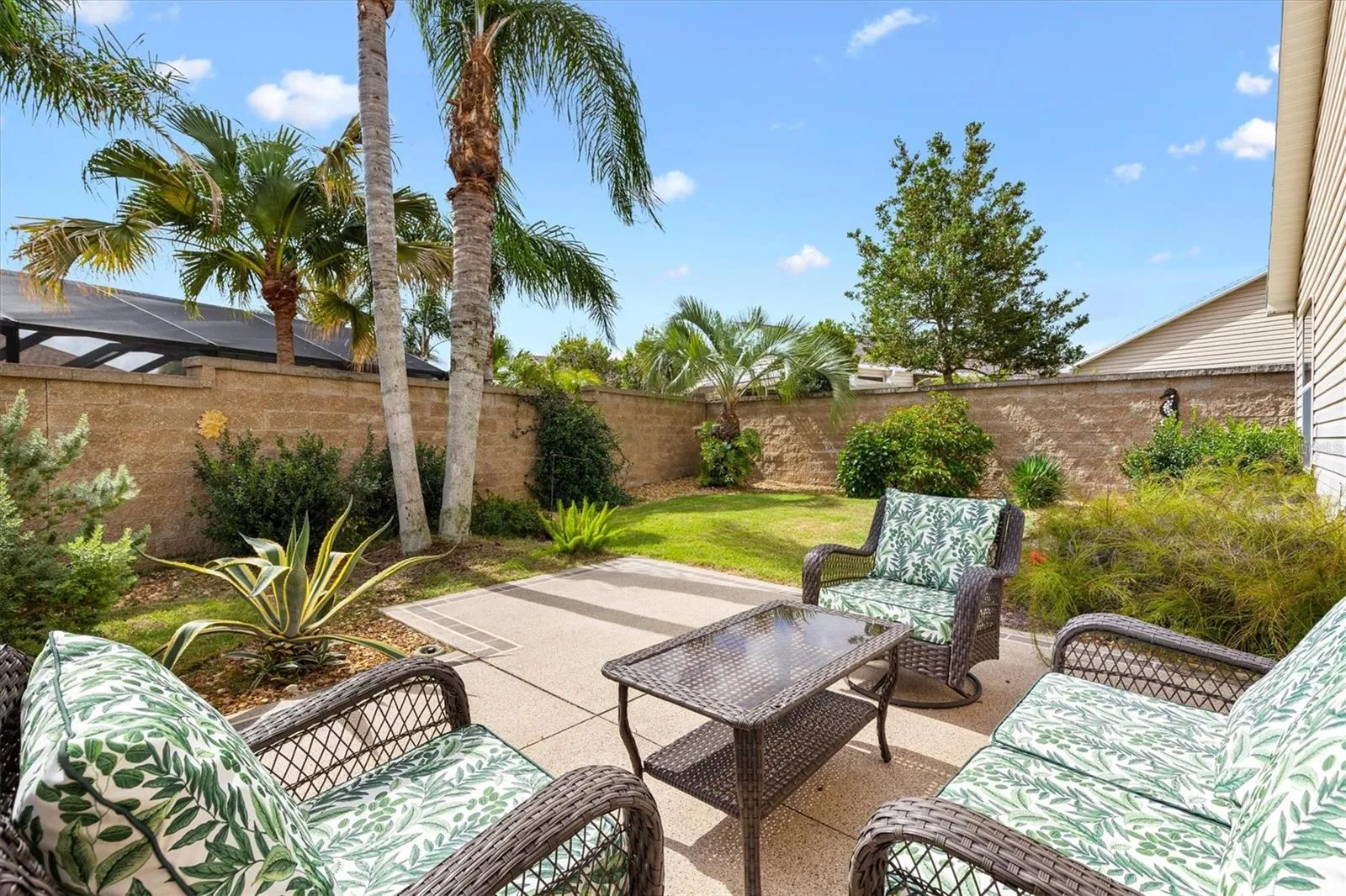 PRIVATE  BACKYARD