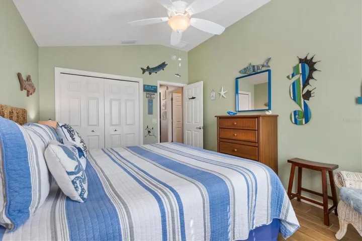 2ND BEDROOM KING SIZE BED