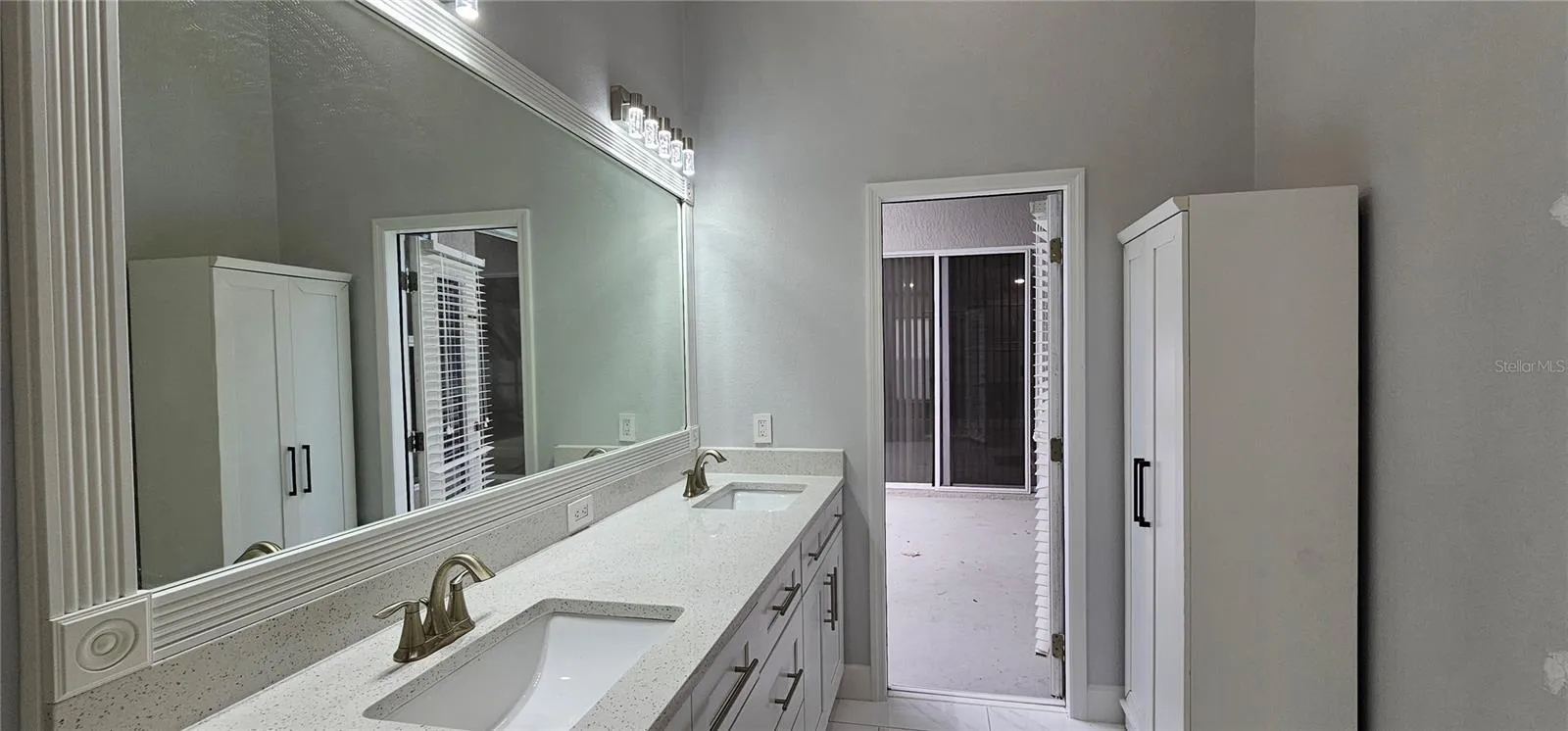 2nd bathroom