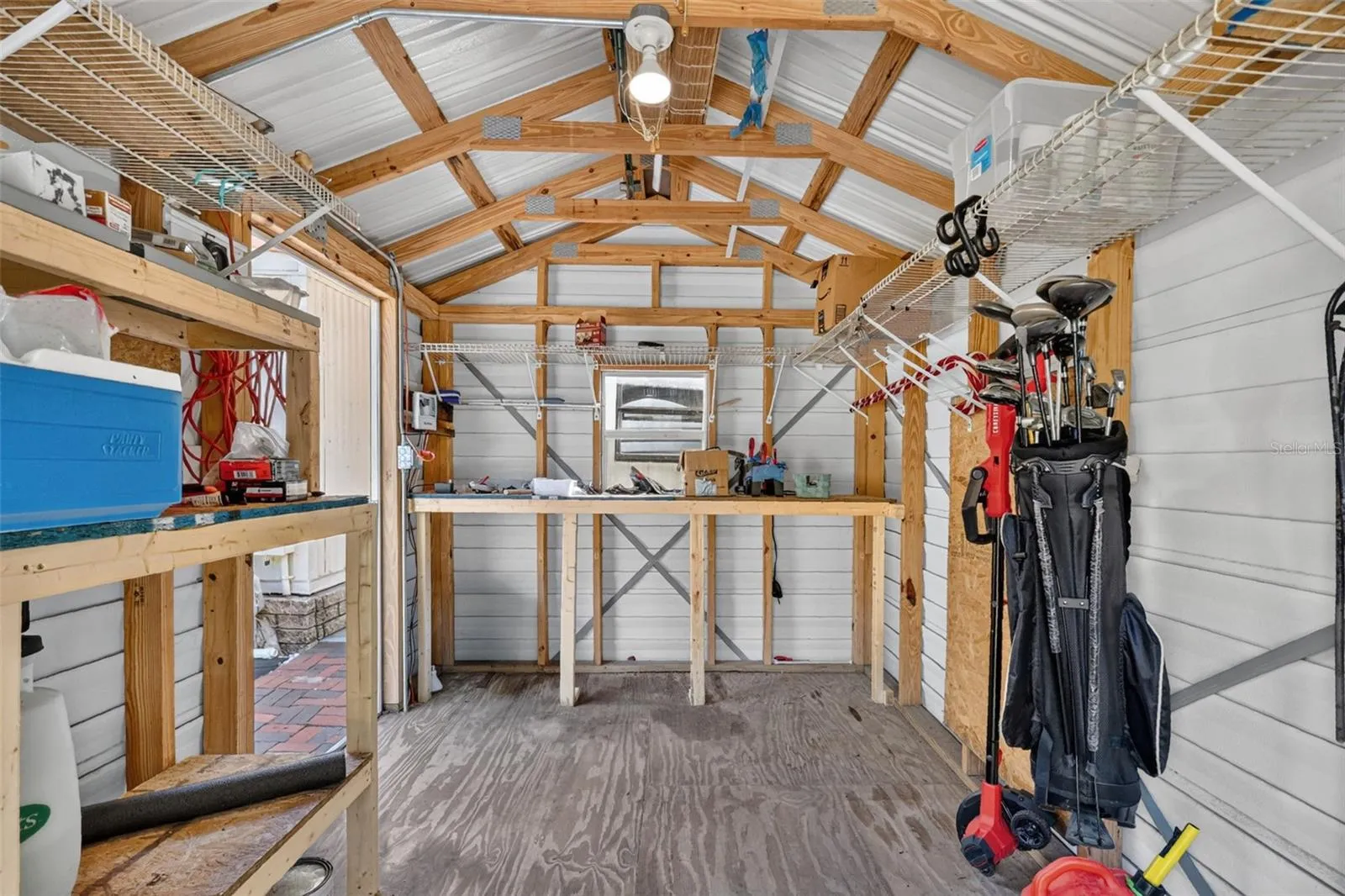 Room enough for a 42'deck riding lawn mower