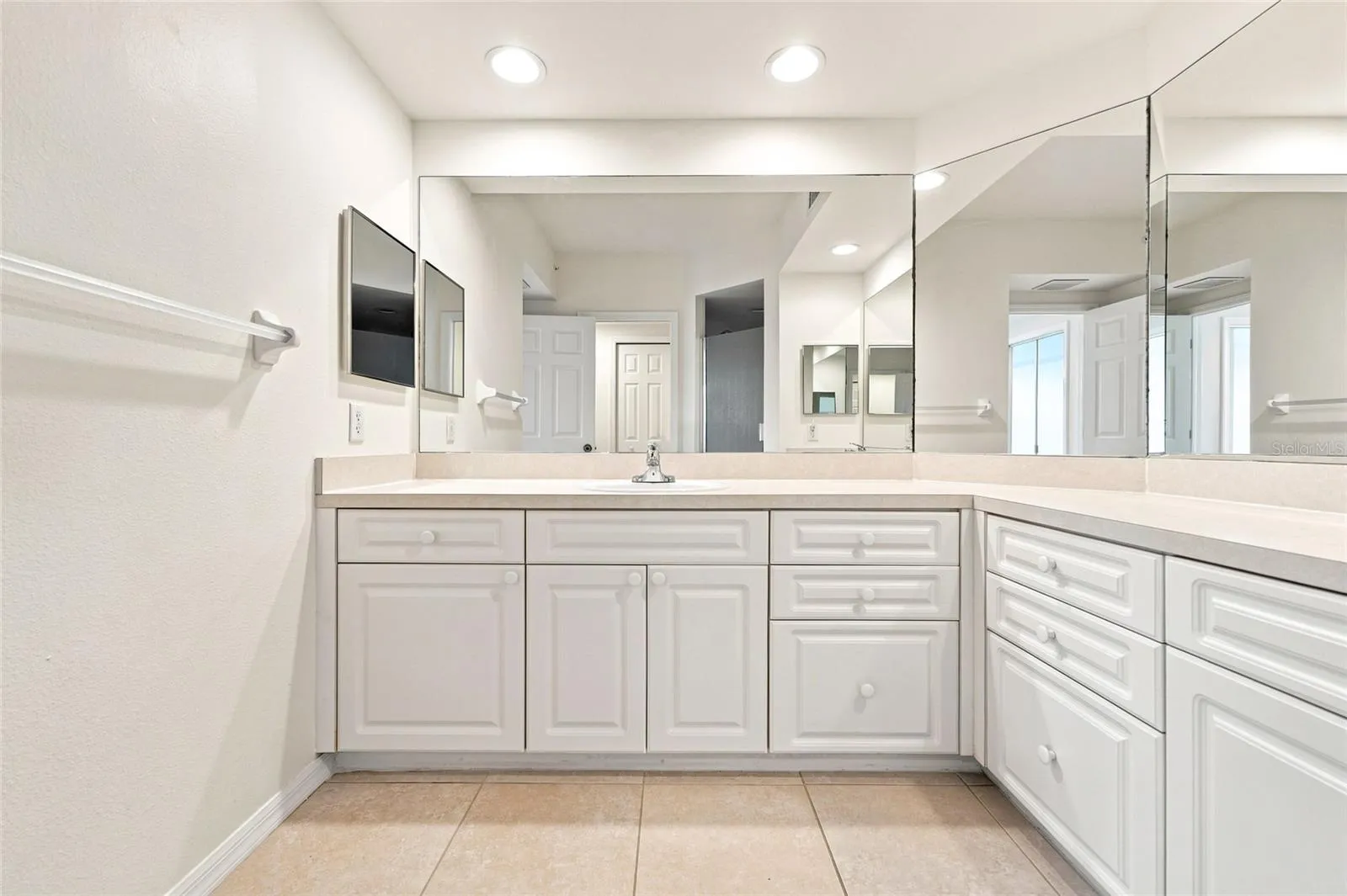 Primary Bathroom/Dual Sinks