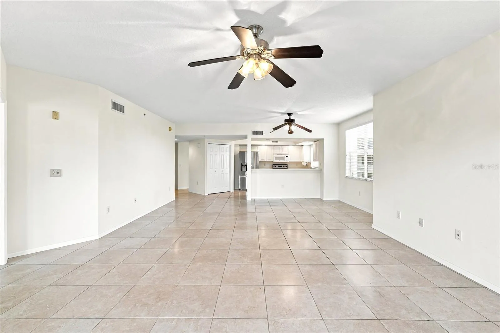 Family room/Dining room
