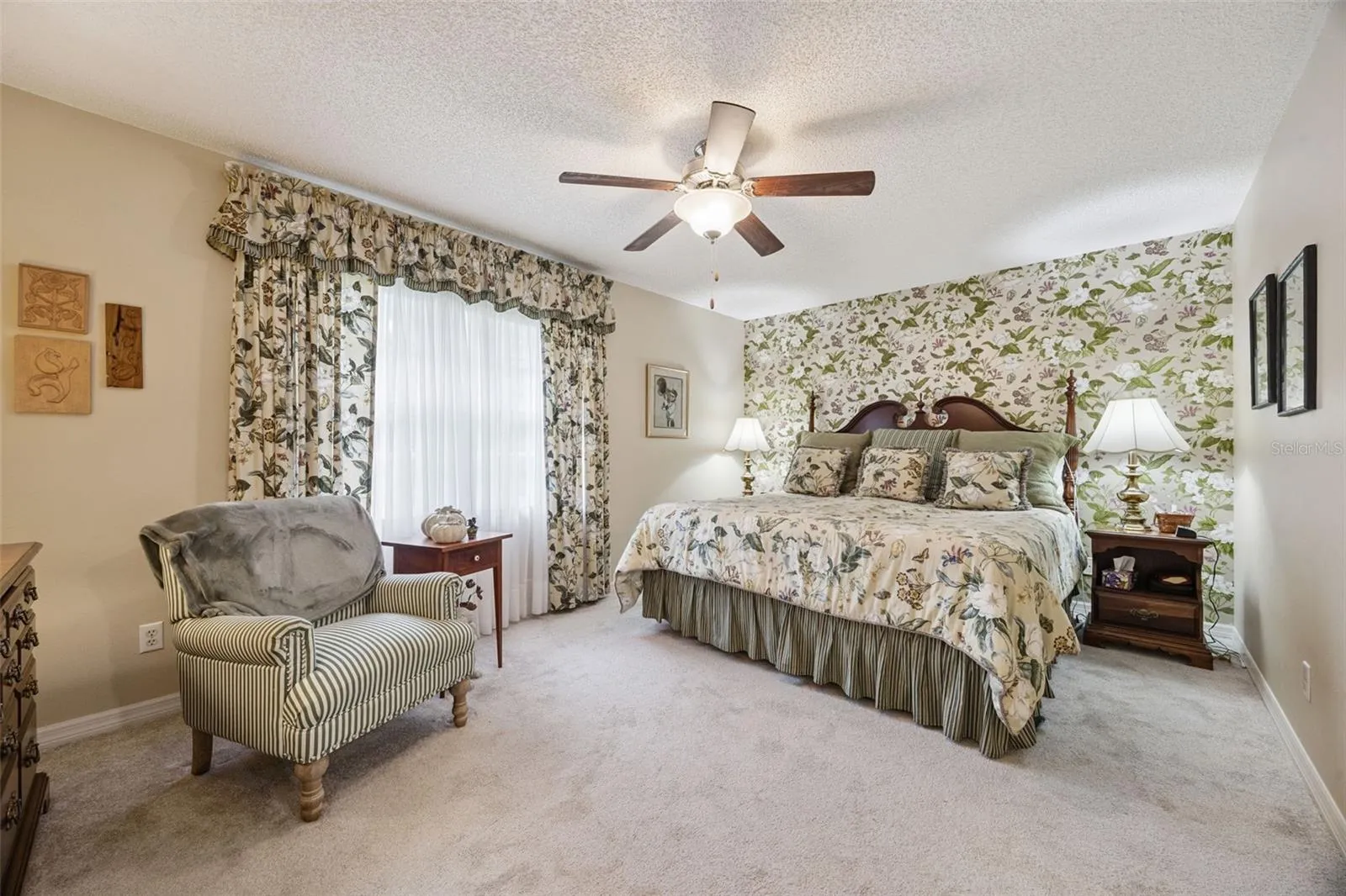 Primary Retreat with en suite bath, walk-in closet and dual add'l closets off the hallway