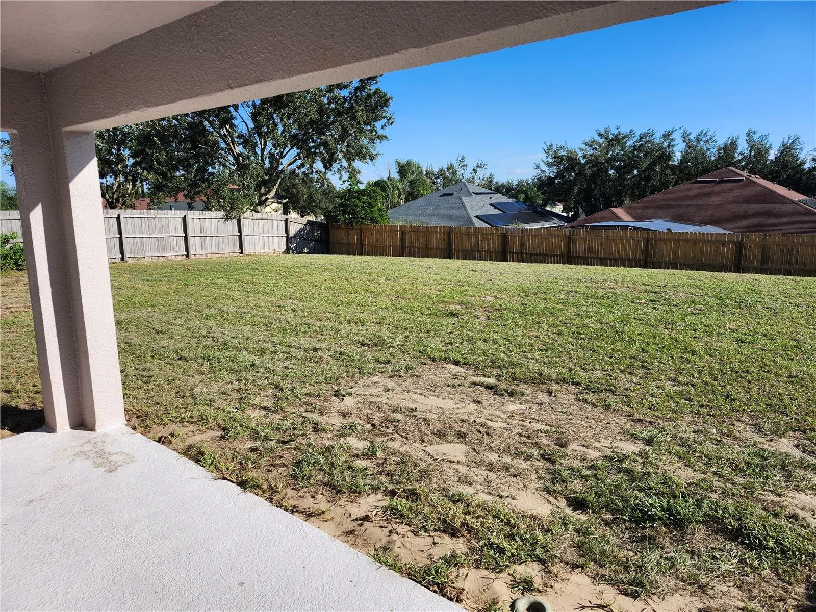 Backyard fully privacy fence - Room for a Pool