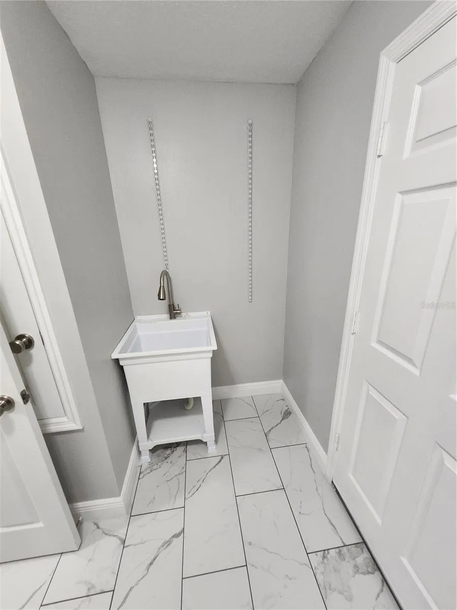 Laundry room Shop Sink