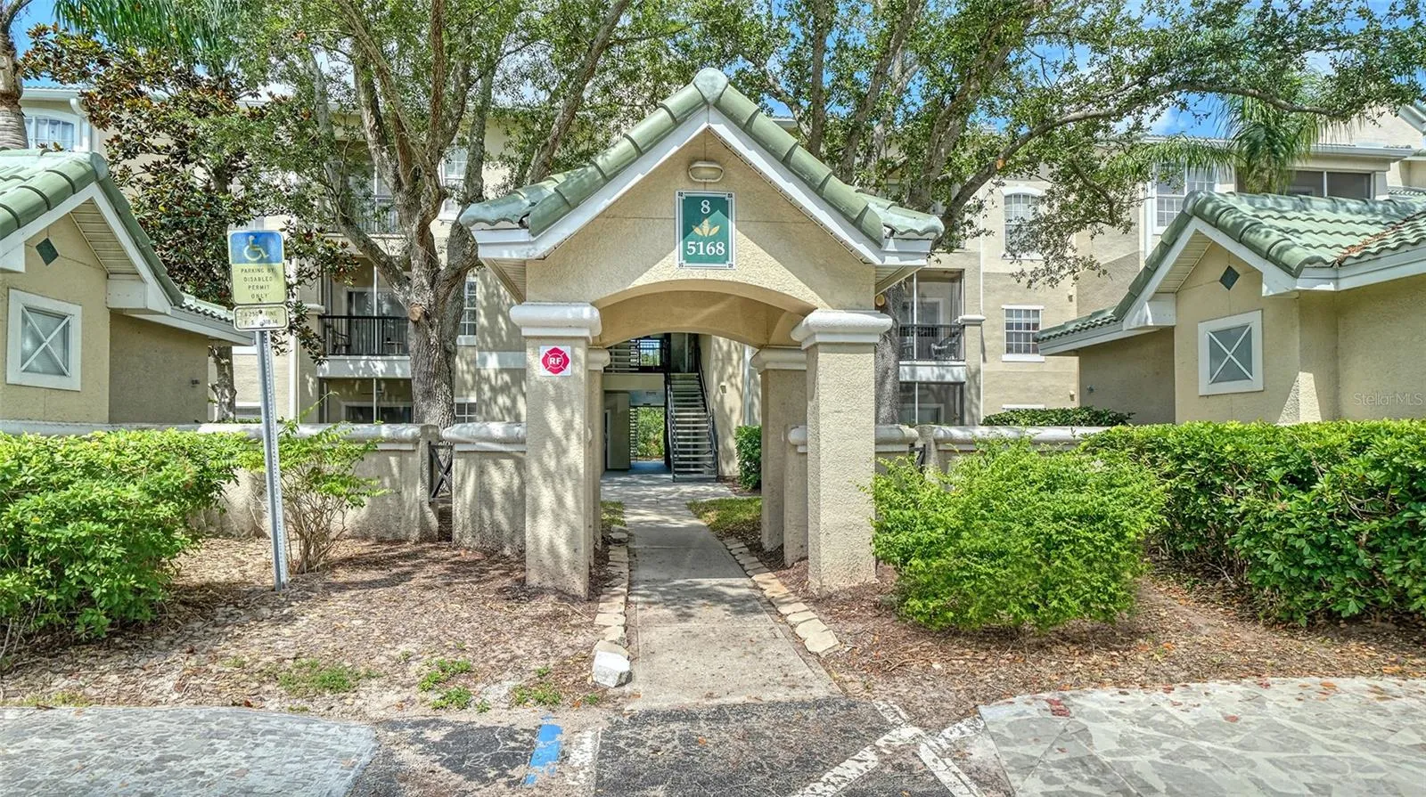 ENTRANCE BUILDING 8