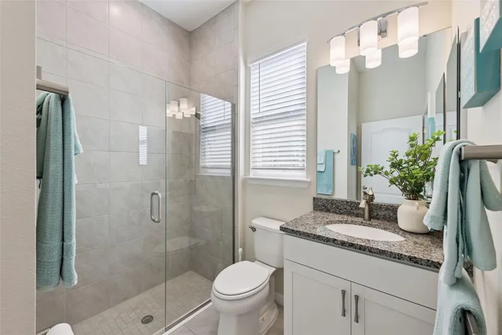 En-suite bathroom in bedroom #1