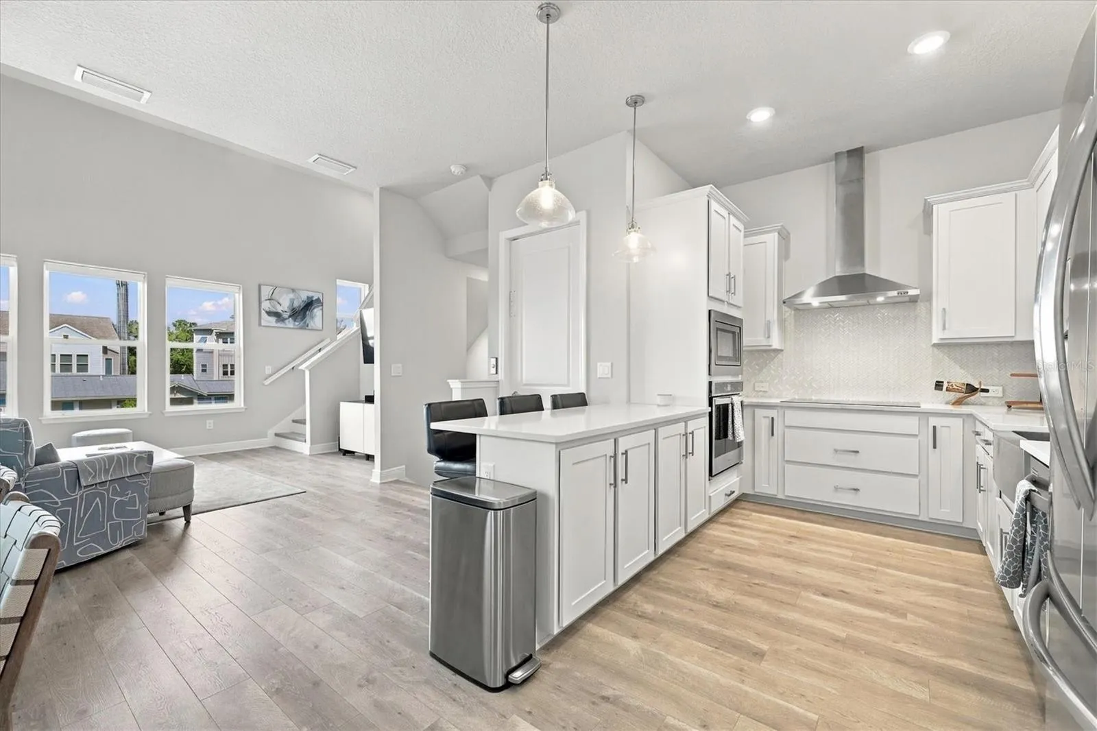 KITCHEN/SECOND LEVEL