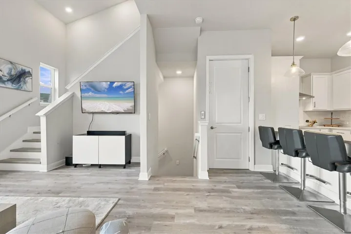 Living Area/SECOND LEVEL