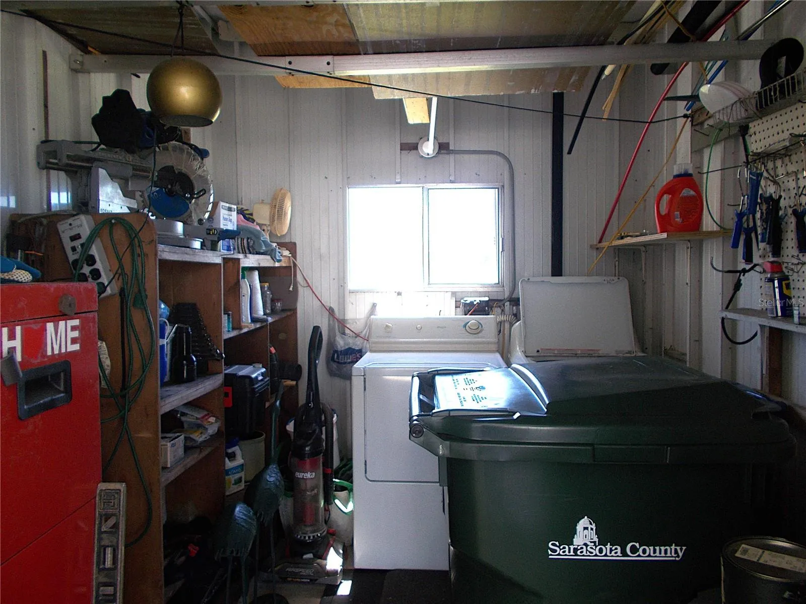 Shed/laundry