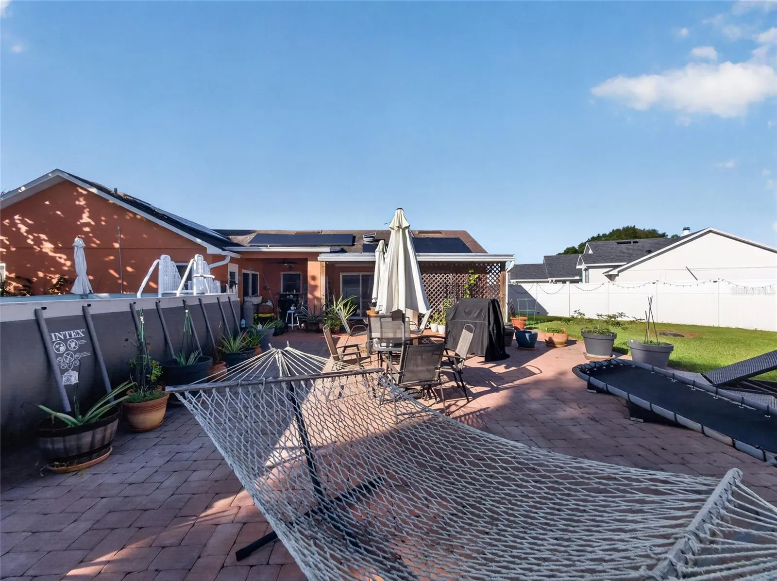 Patio/Pool/Backyard