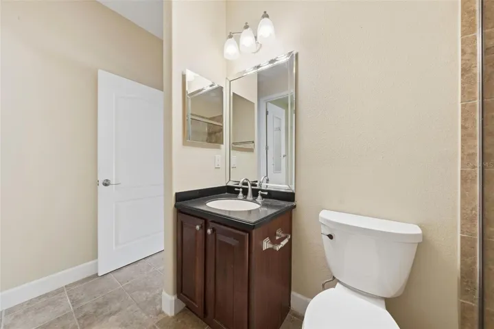 Bedroom 5/Bonus Room en suite