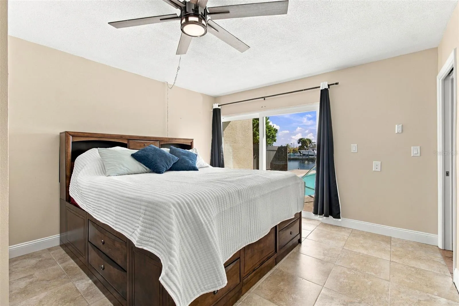 primary bedroom sliding doors