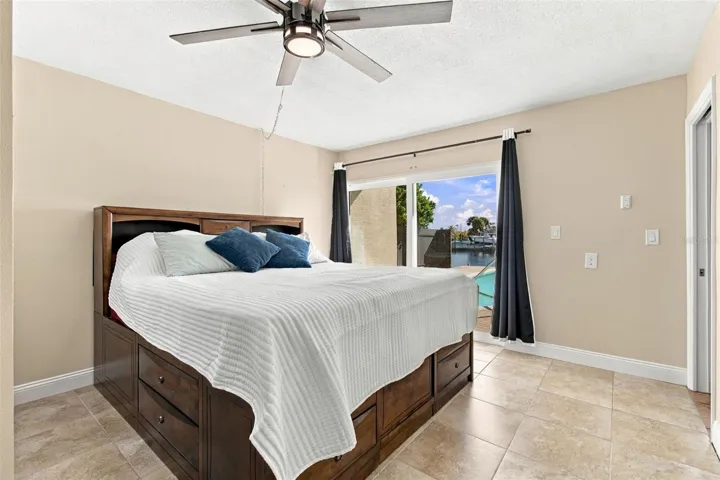 primary bedroom sliding doors
