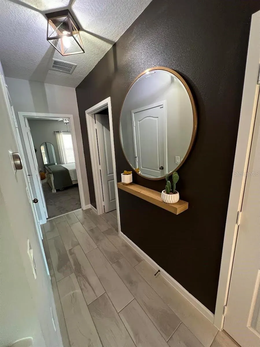 entryway leading to first floor bedroon