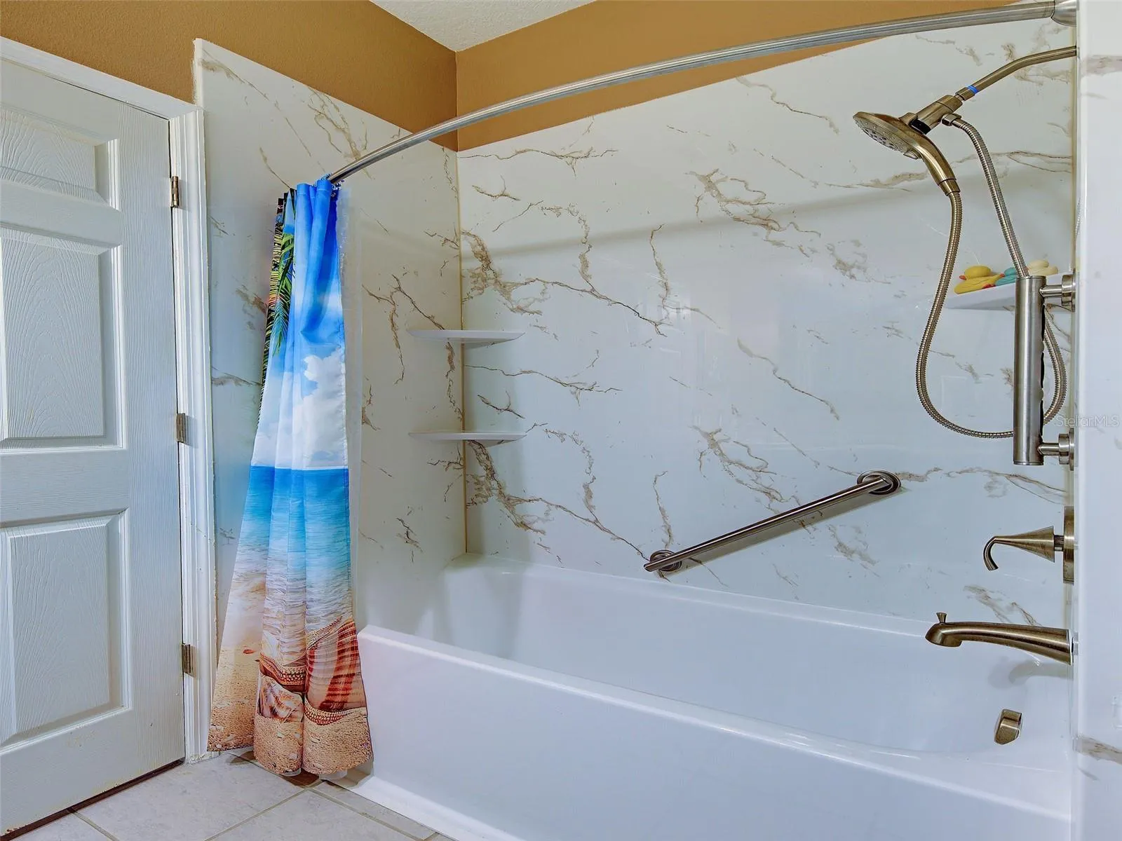 New deep soaker tub - Take me away....