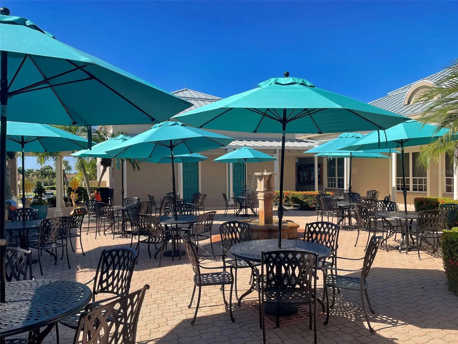 Gather with your friends on the terrace for a cold beverage and to discuss that last round of golf.