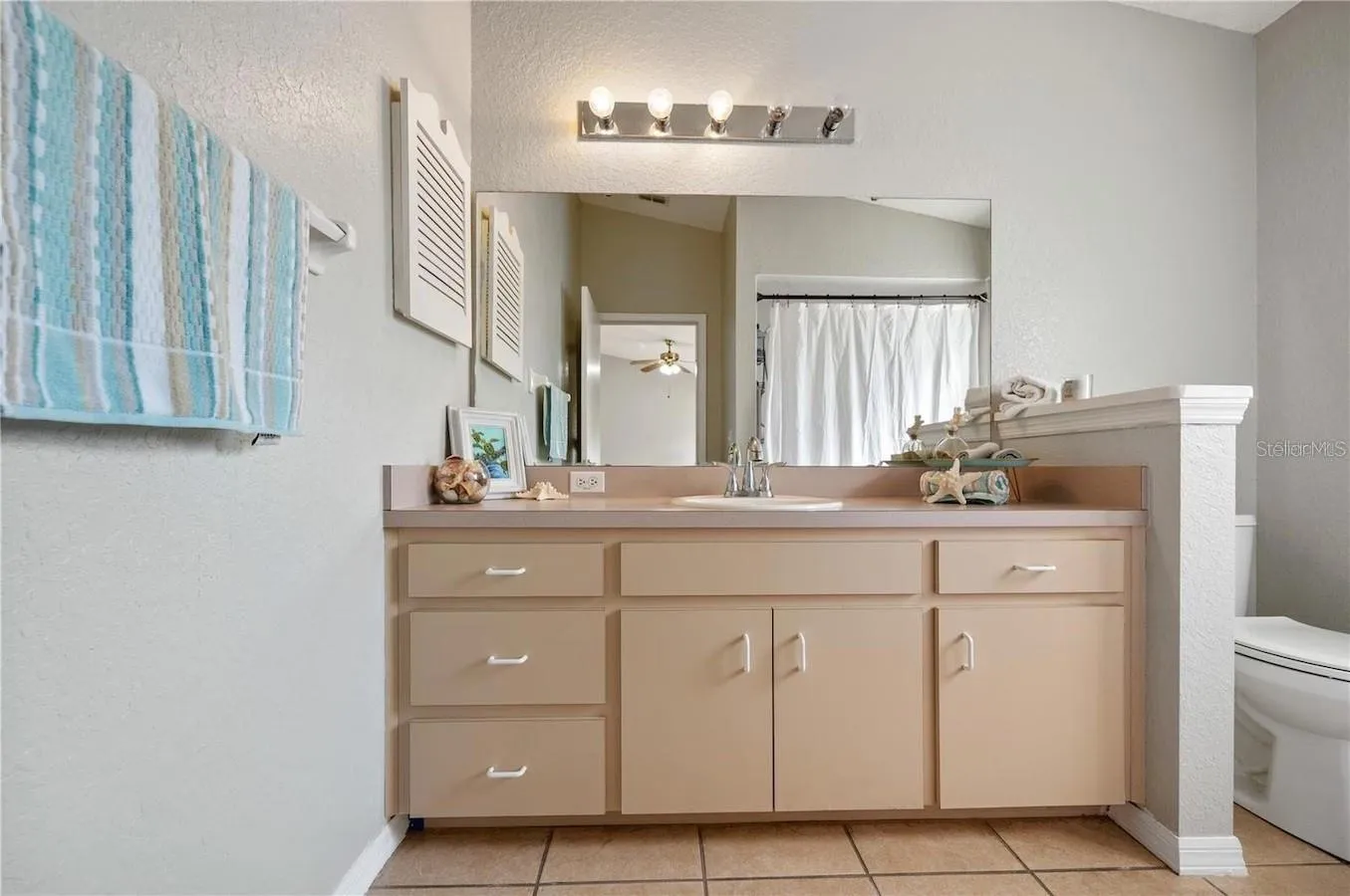 Primary bedroom suite's bathroom.