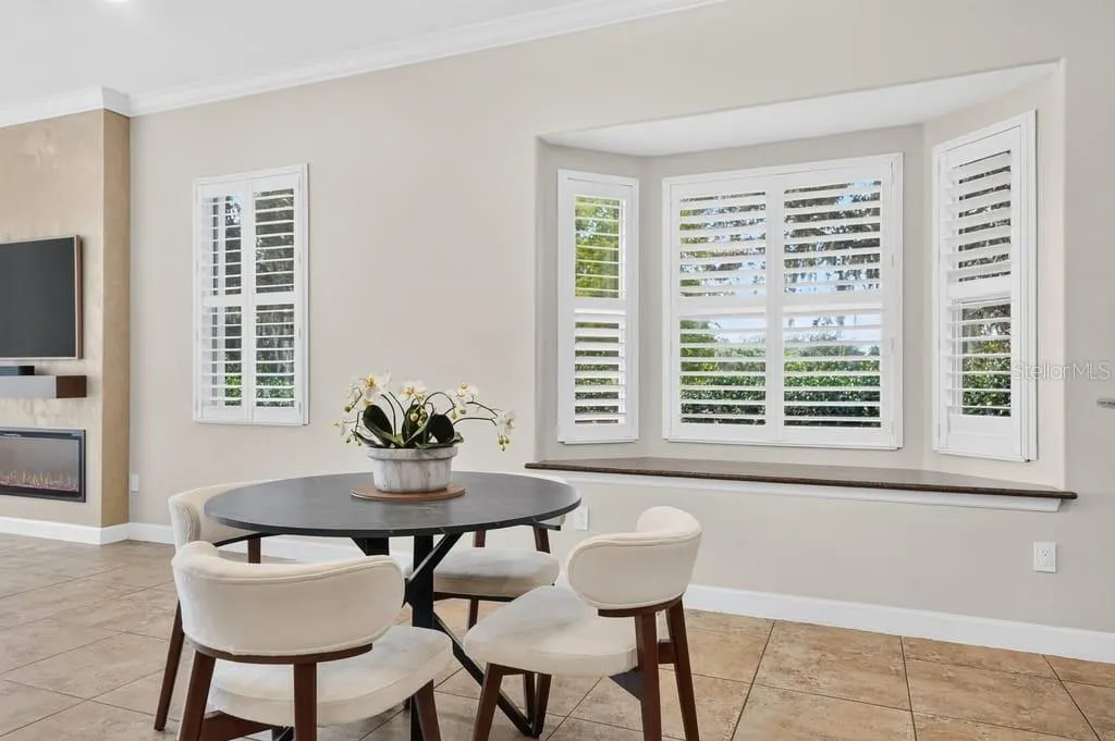Breakfast Nook with window seat