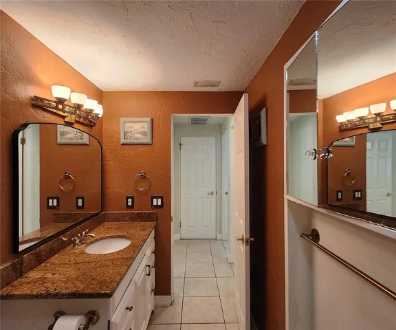 Guest BathGuest Bathroomroom