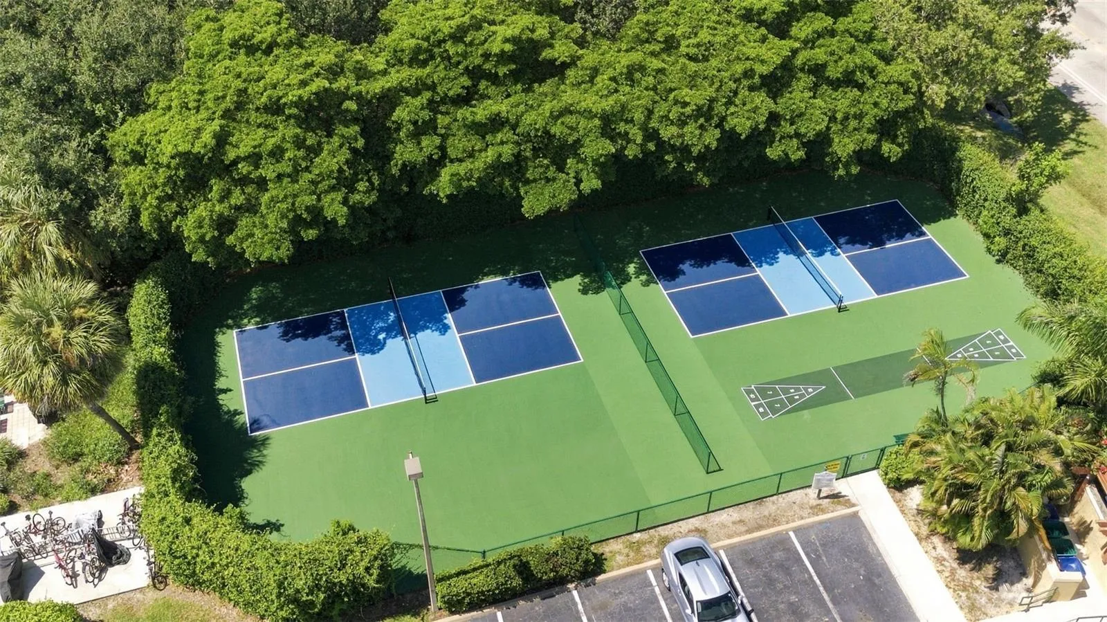 Tennis Courts/Pickleball