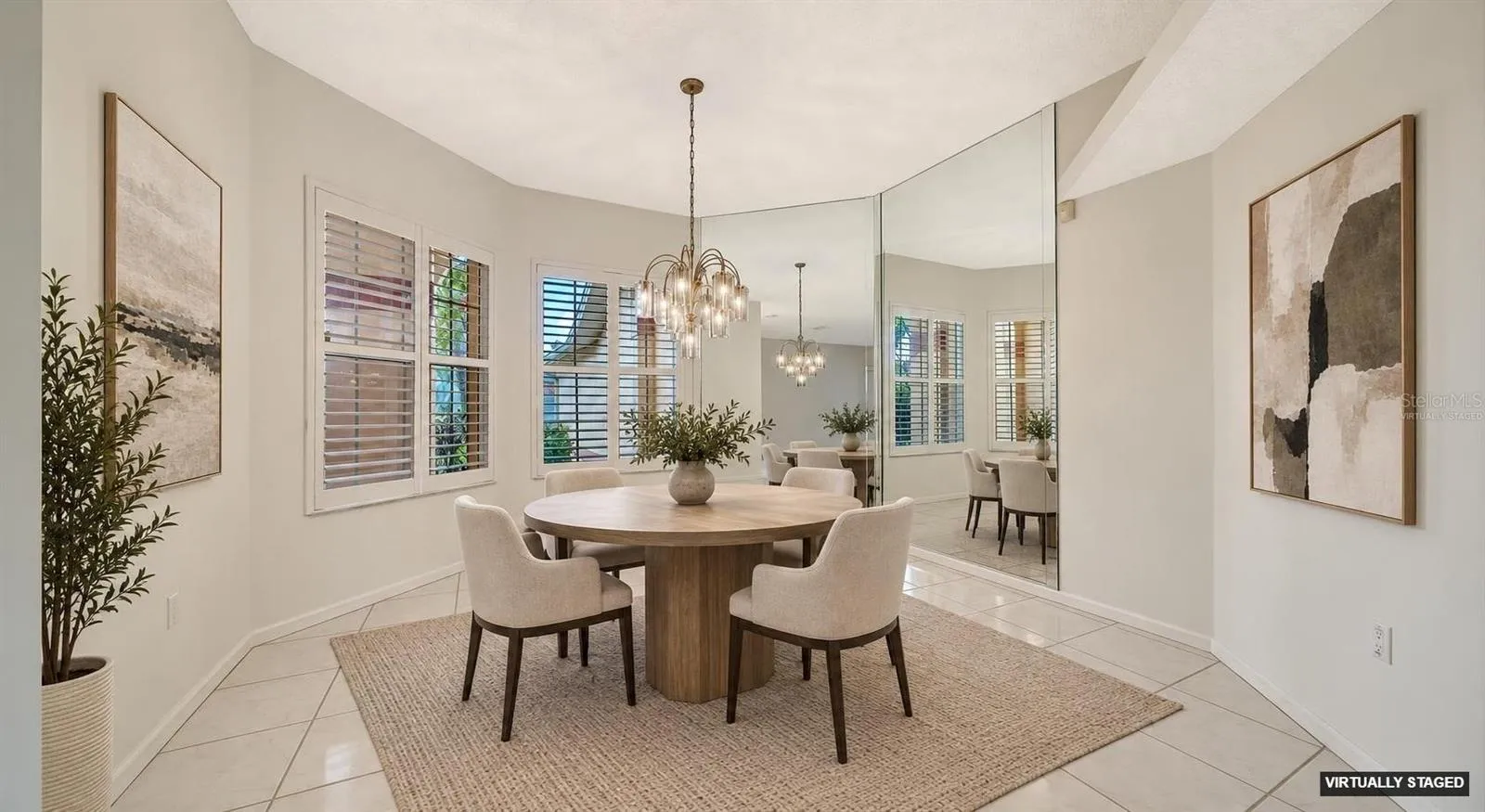 Virtually staged dining room