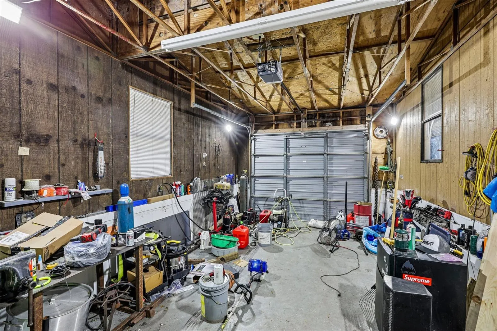 Garage/Workshop with A/C