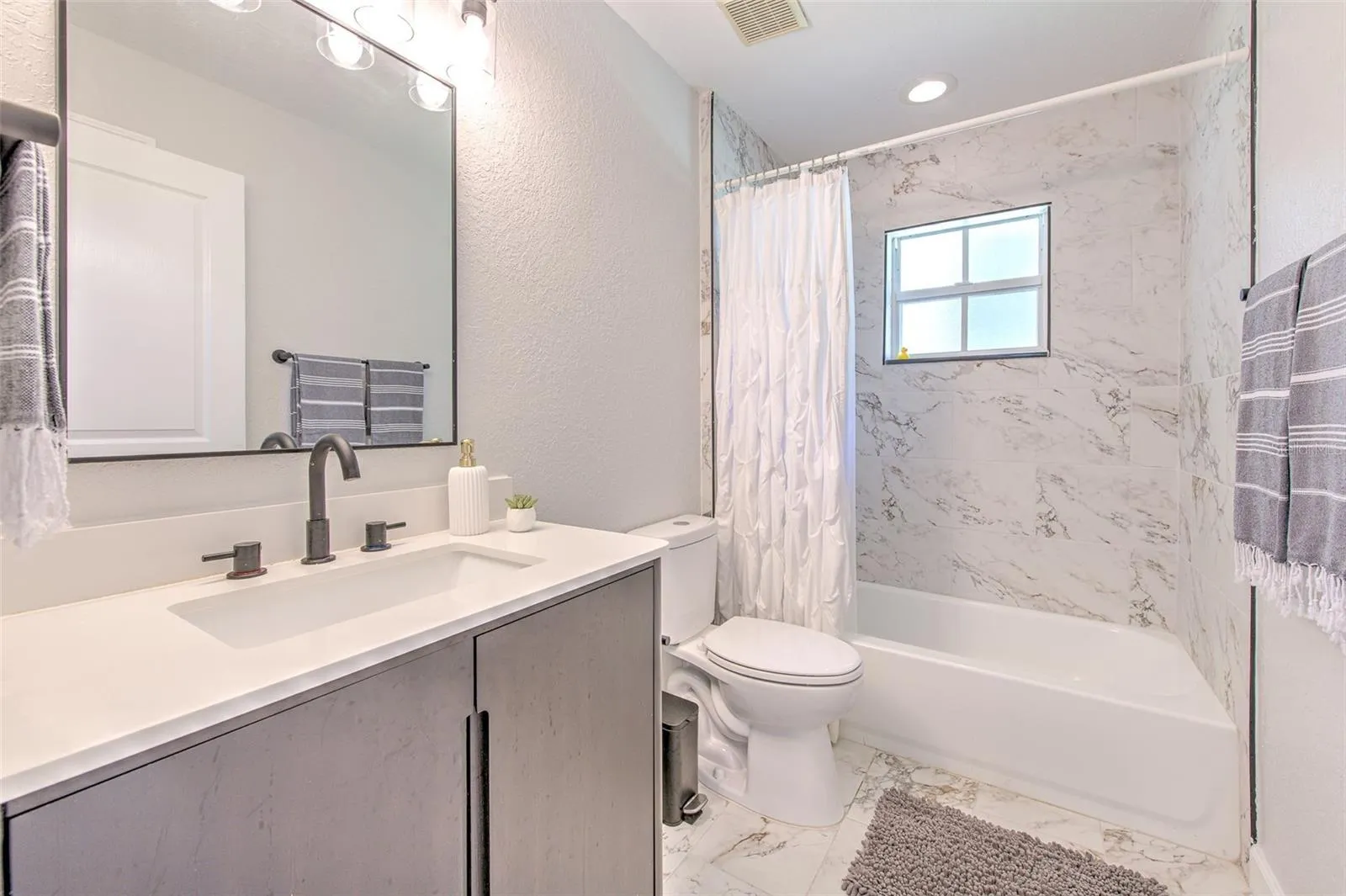 Second Bathroom / Guest Bathroom