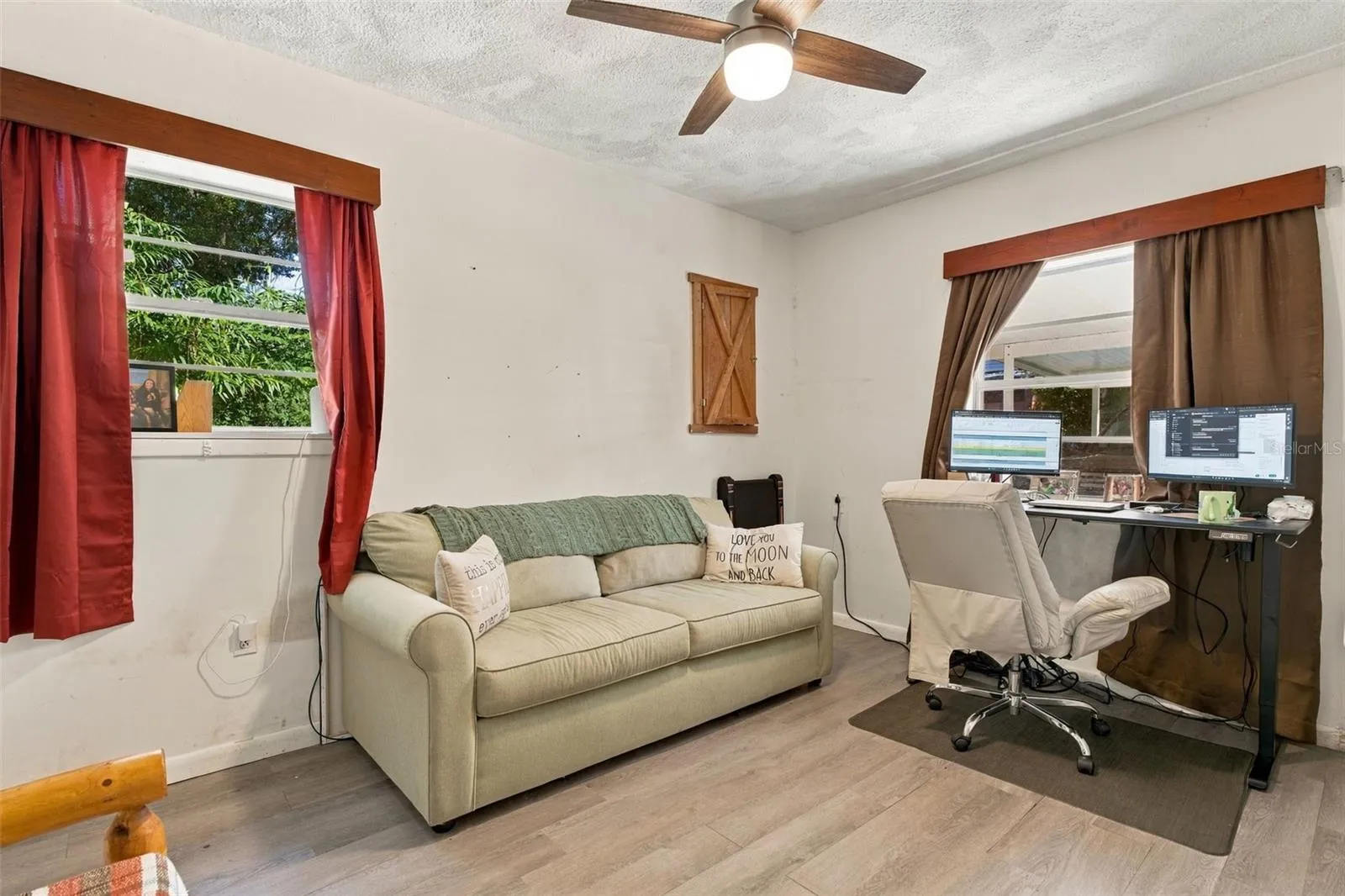 3rd bedroom or den/office