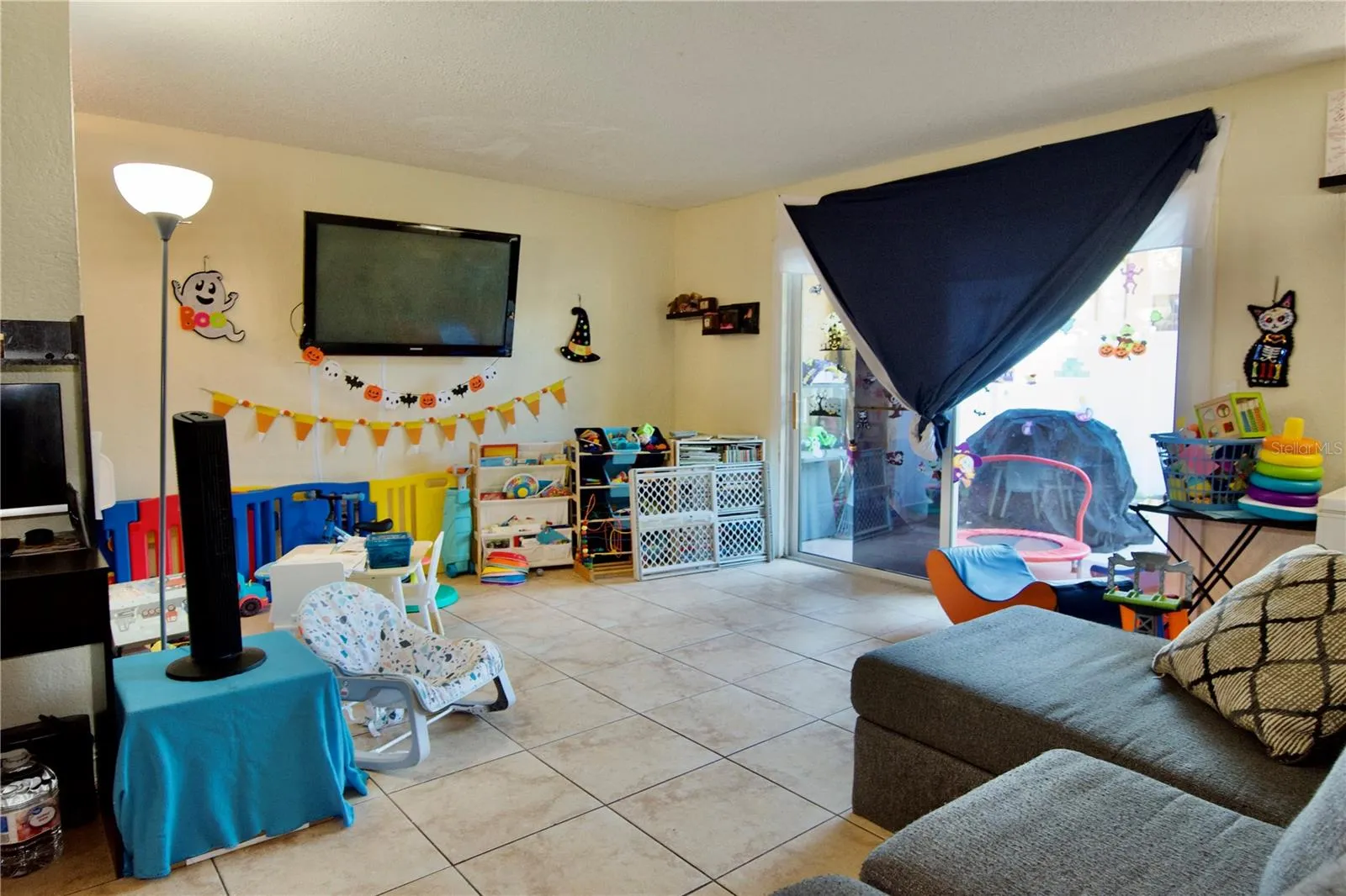 Spacious Living Room