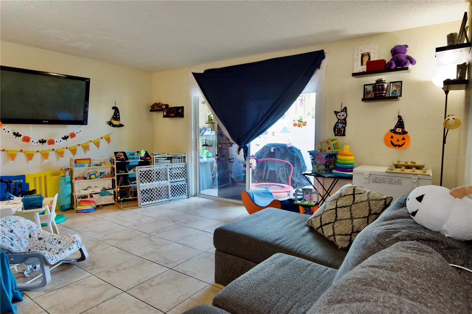 Spacious Living Room