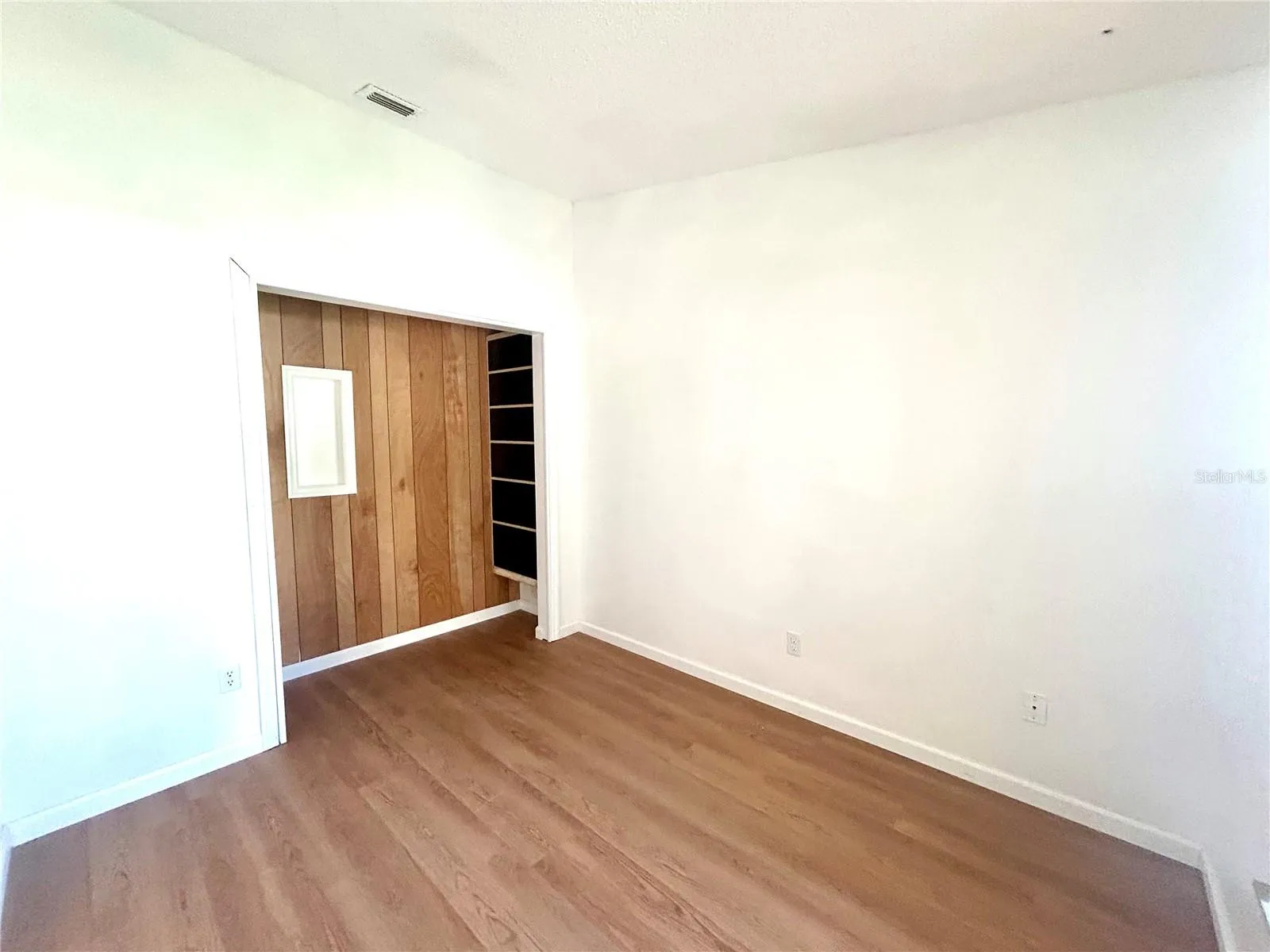 Room #3- Bedroom/Office/Den