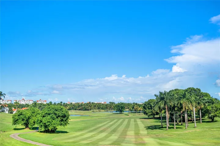 Direct view of the golf course by hole #6
