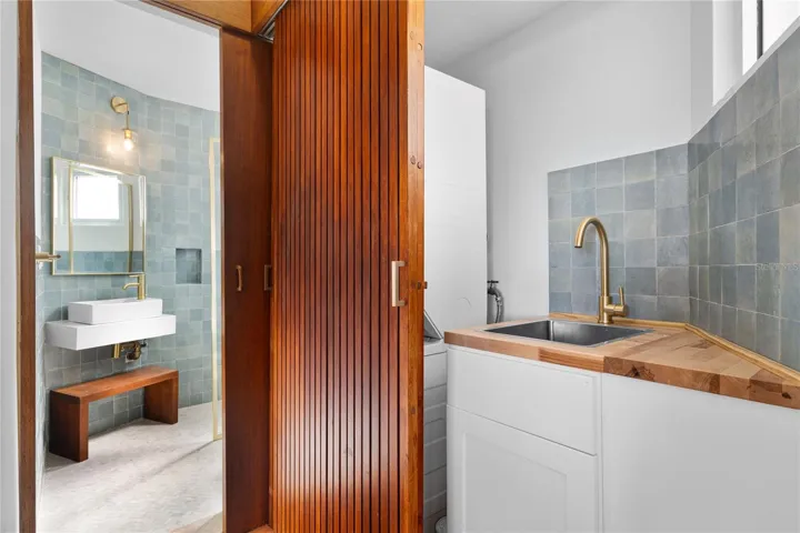 Laundry and bathroom detail