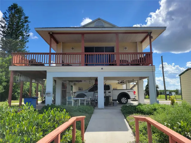 back with wrap around deck