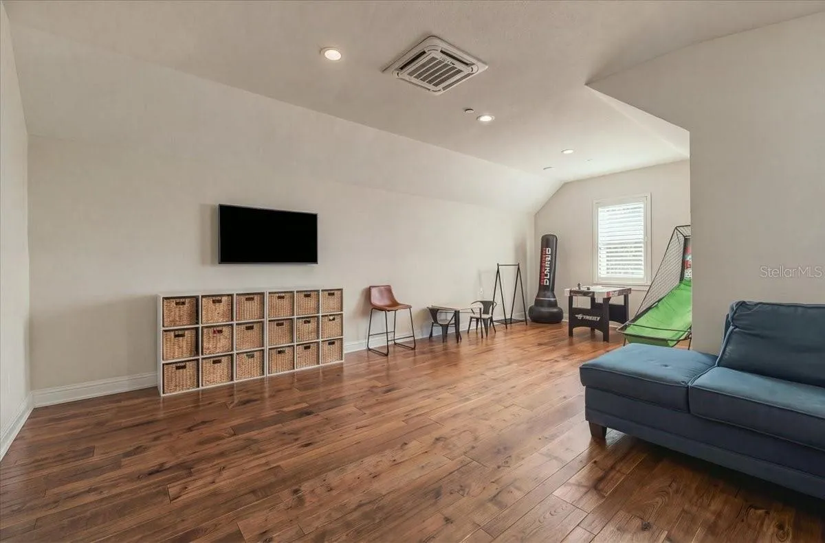 Bonus Room / Above Garage Heated &amp; Cooled