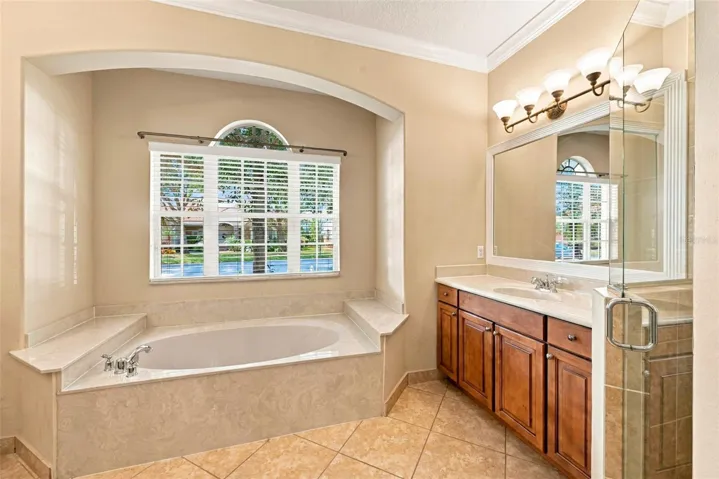 Primary En-suite Bathroom