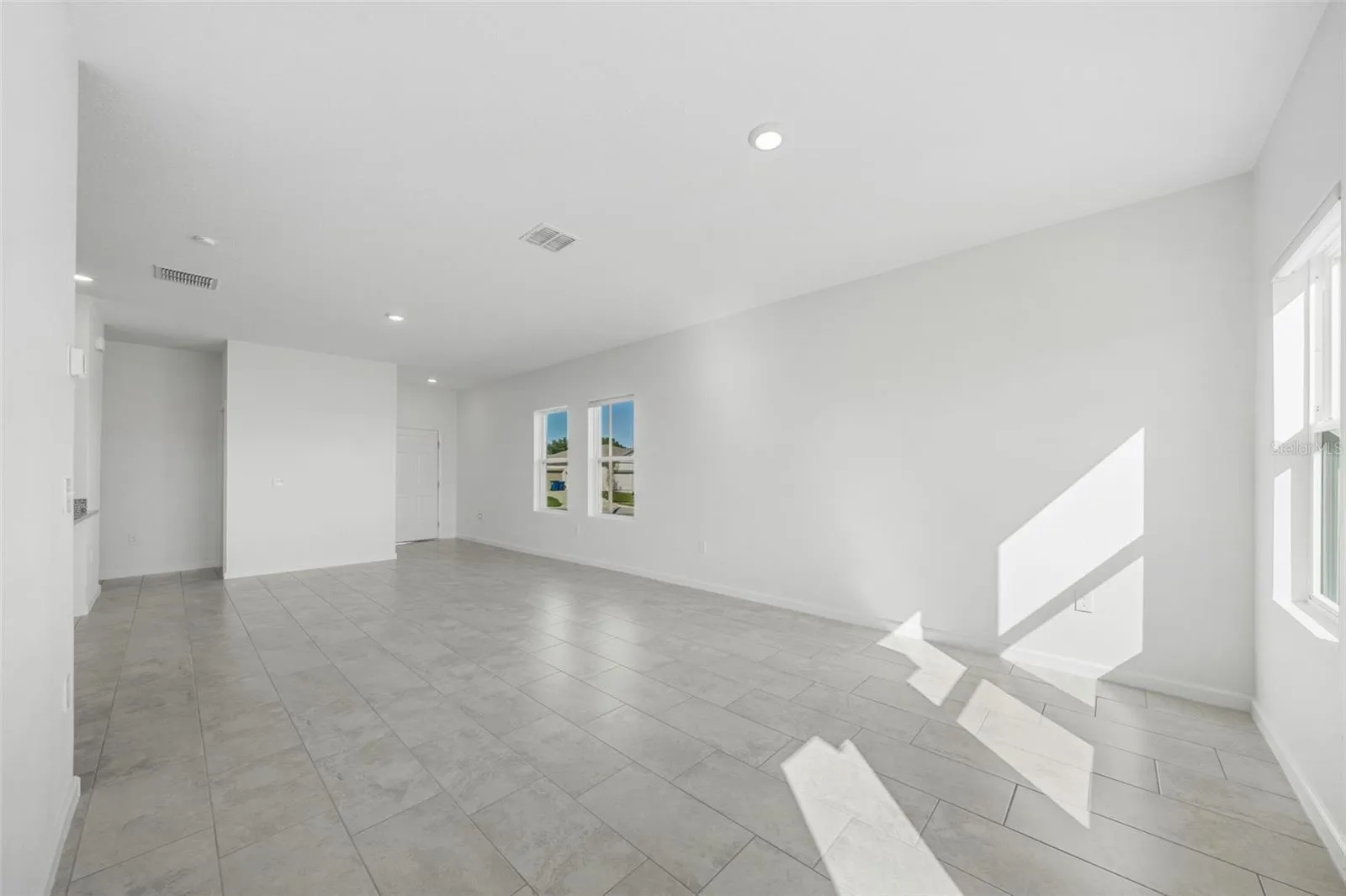 Dining room / Living room combo