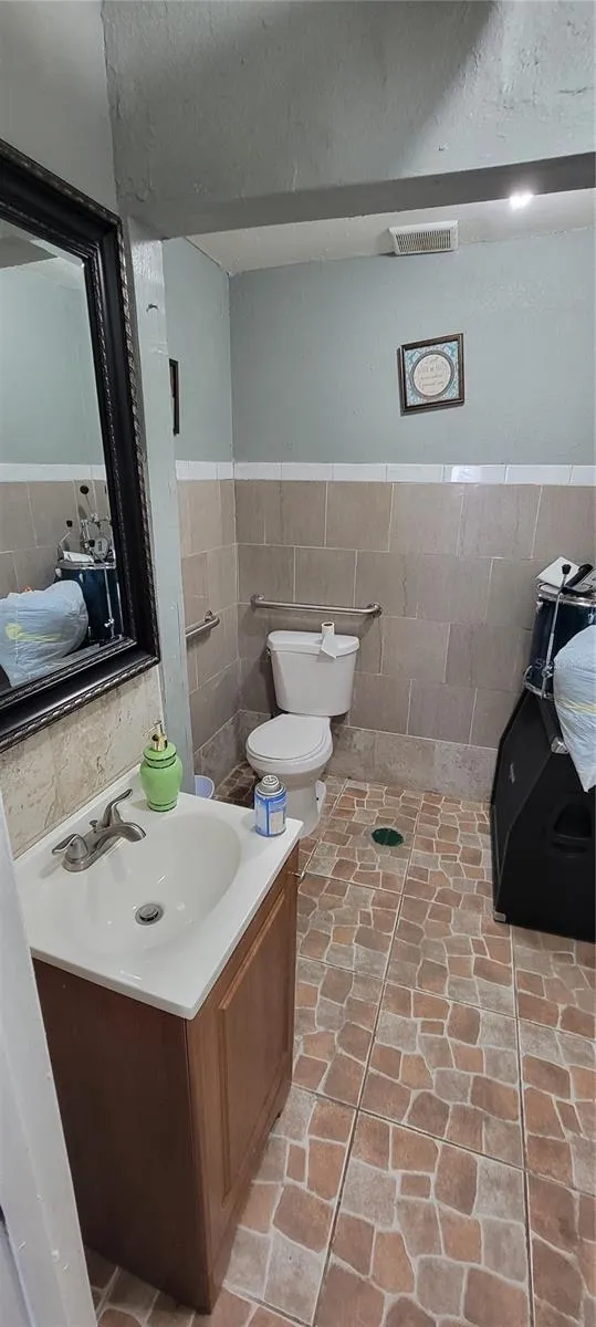 Unit 500 bath 1