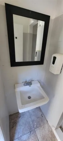 Unit 502 - Bathroom 2-1
