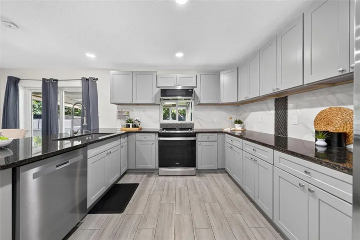 Kitchen12'x11'