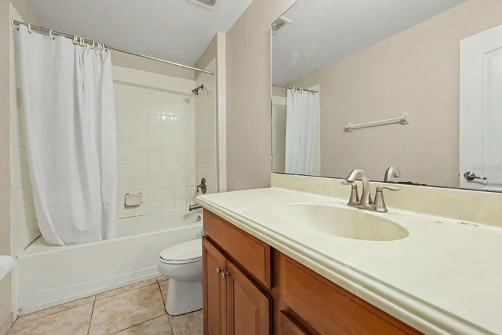 Master Bath with Dual Vanity, Soaking Tub &amp; Separate Shower