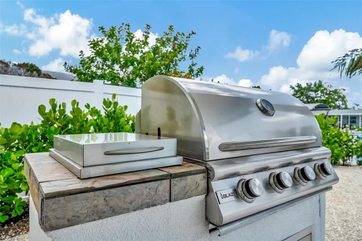 Built-in propane grill