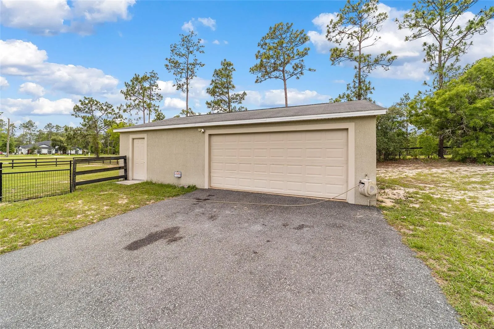 36'X24' detached back garage/work shop